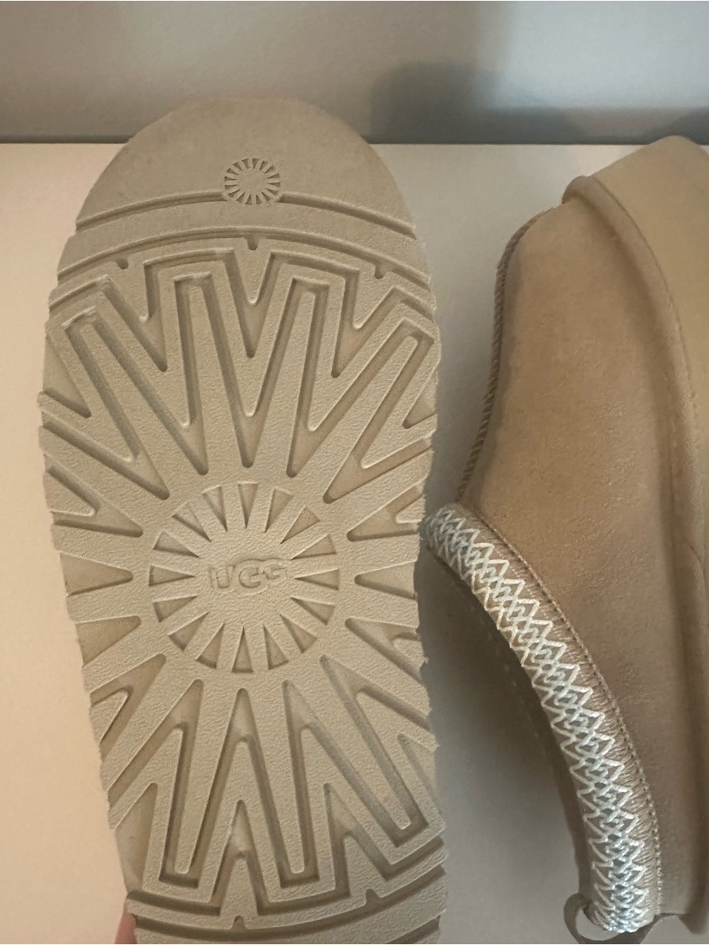 UGG Women’s Tazz II Platform Slipper | Size 8 | Color: Sand | NWOT - Picture 4 of 5